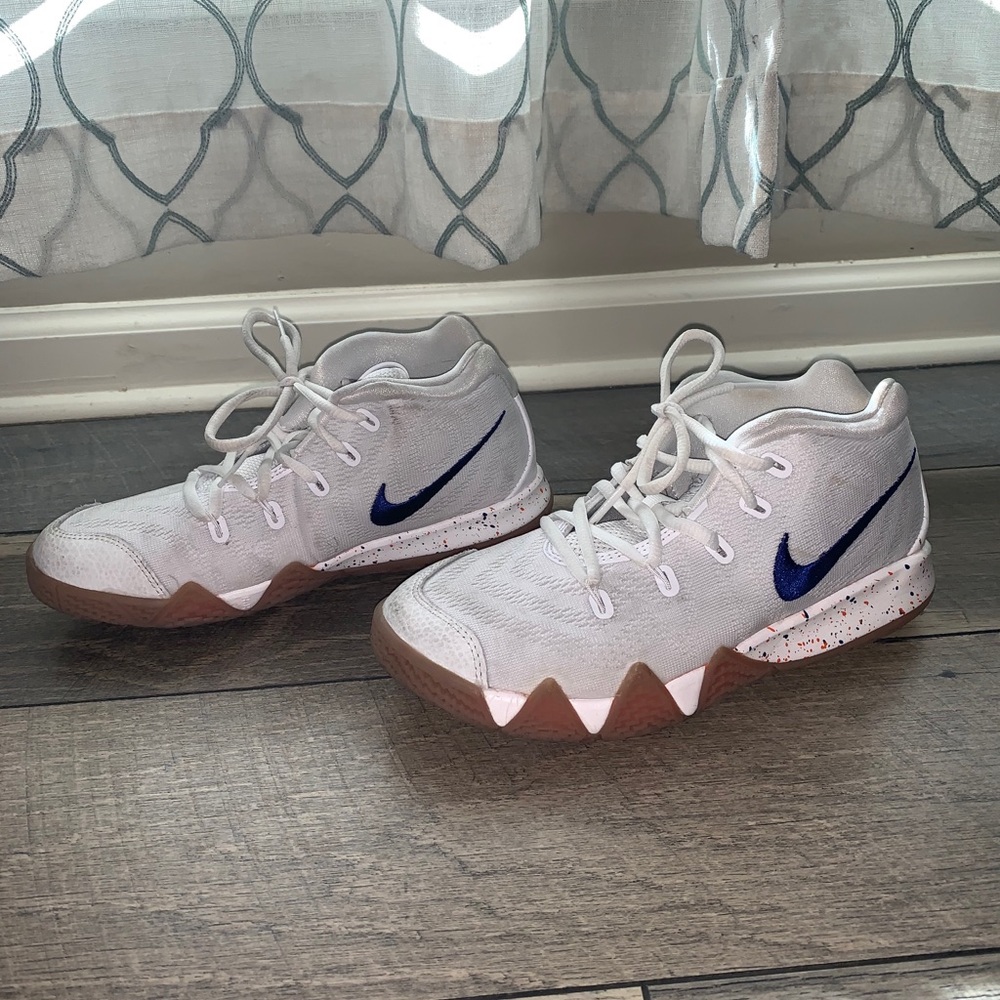 Nike - Picture 3 of 7